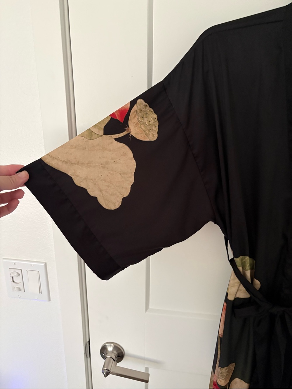 Gorgeous Black Satin like Kimono Robe - Picture 2 of 8